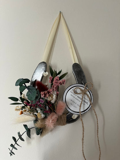 Personalisiertes Hufeisen hängend - Glücksbringer zur Hochzeit