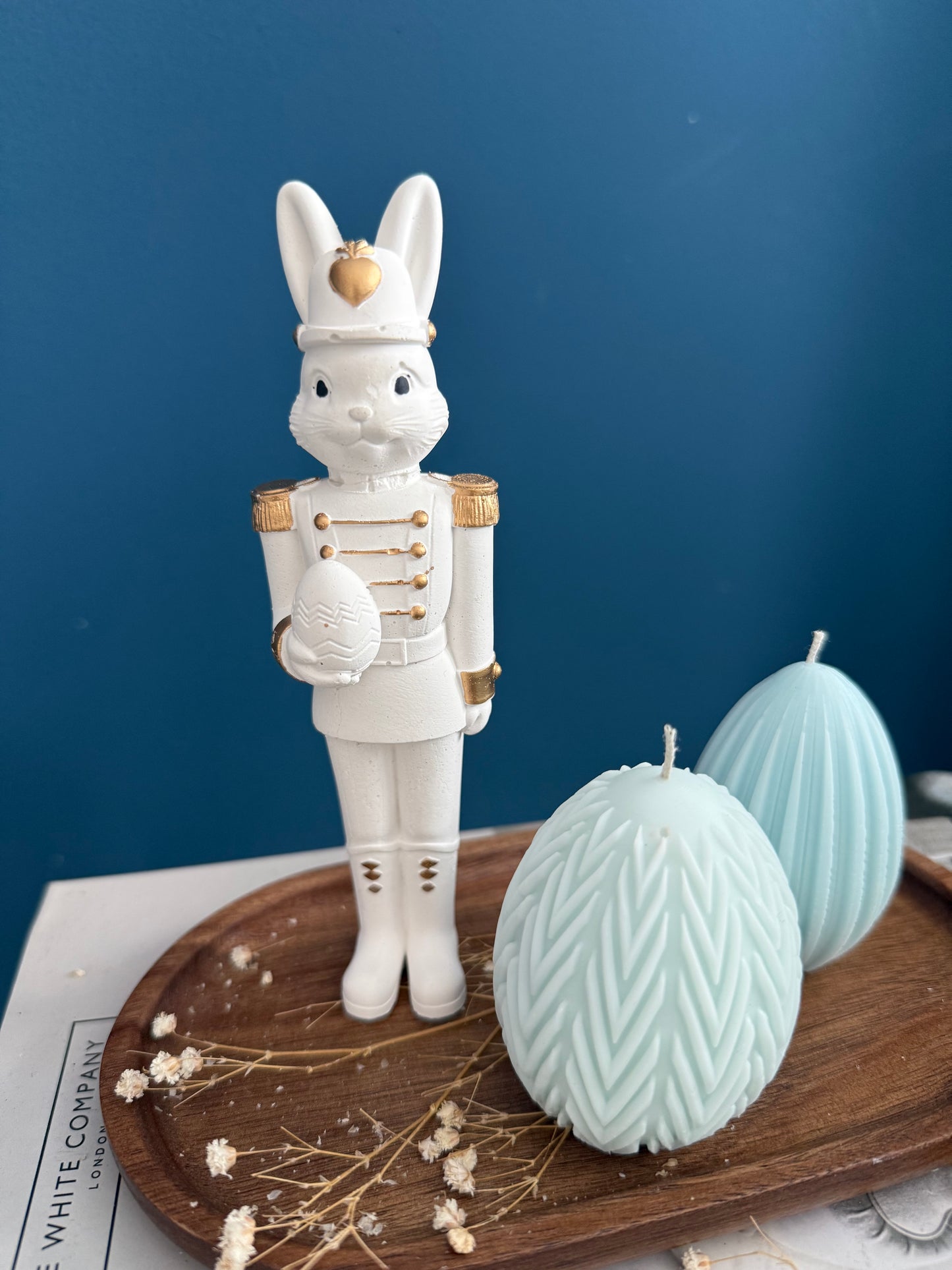 Hasensoldat inkl. Ostereier Kerzen | Minimalistisch