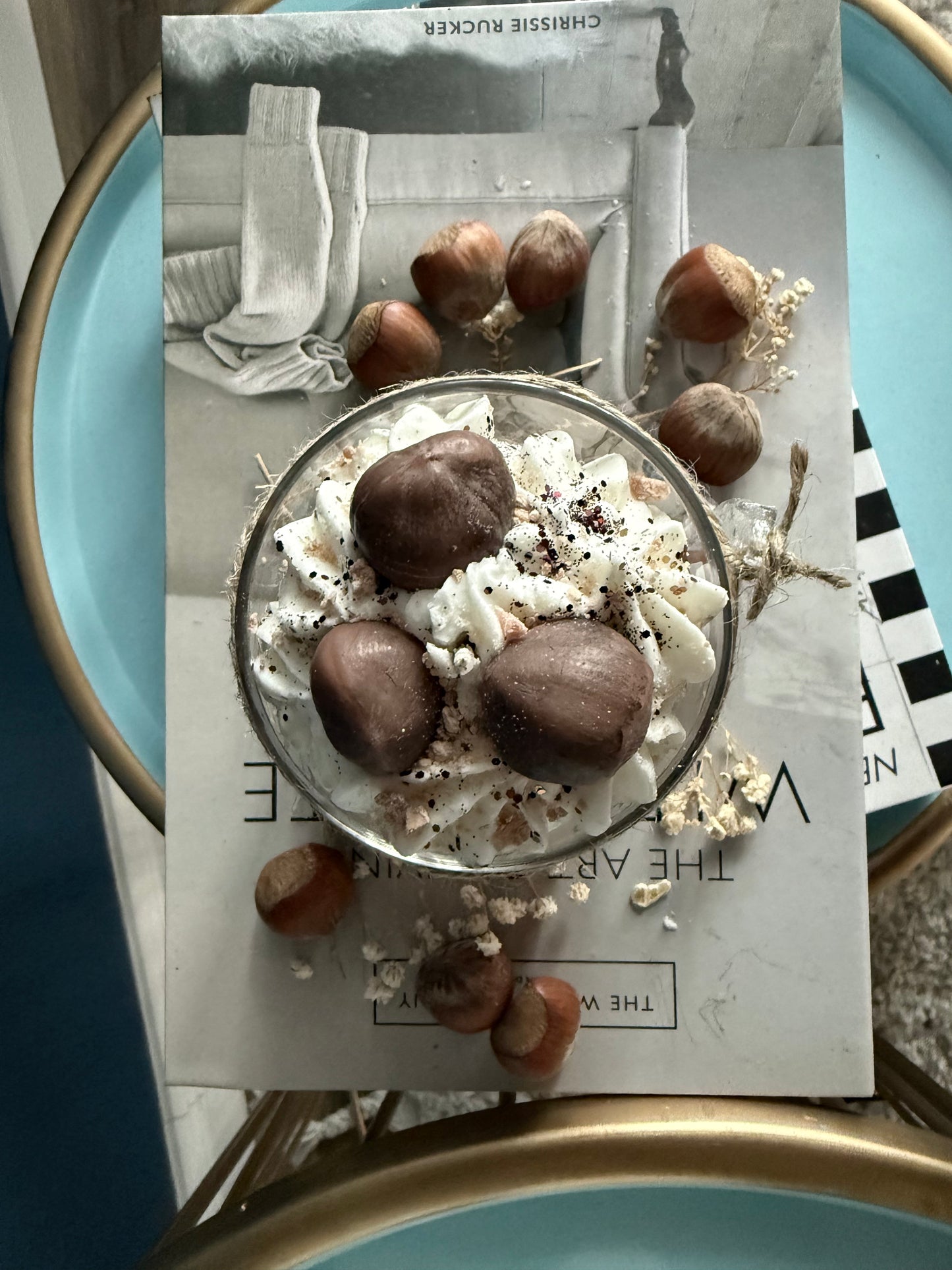 Märchen Duftkerze „Drei Haselnüsse“ | Dessertkerze inspiriert von Aschenputtel