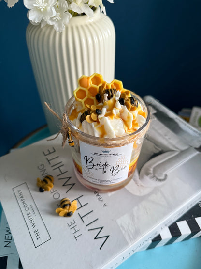 Bride to bee Duftkerze | Dessertkerze Braut Bienen