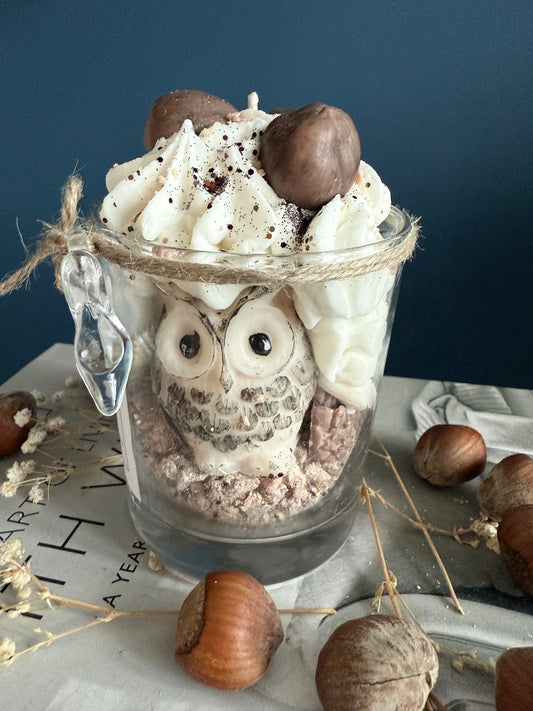 Märchen Duftkerze „Drei Haselnüsse“ | Dessertkerze inspiriert von Aschenputtel