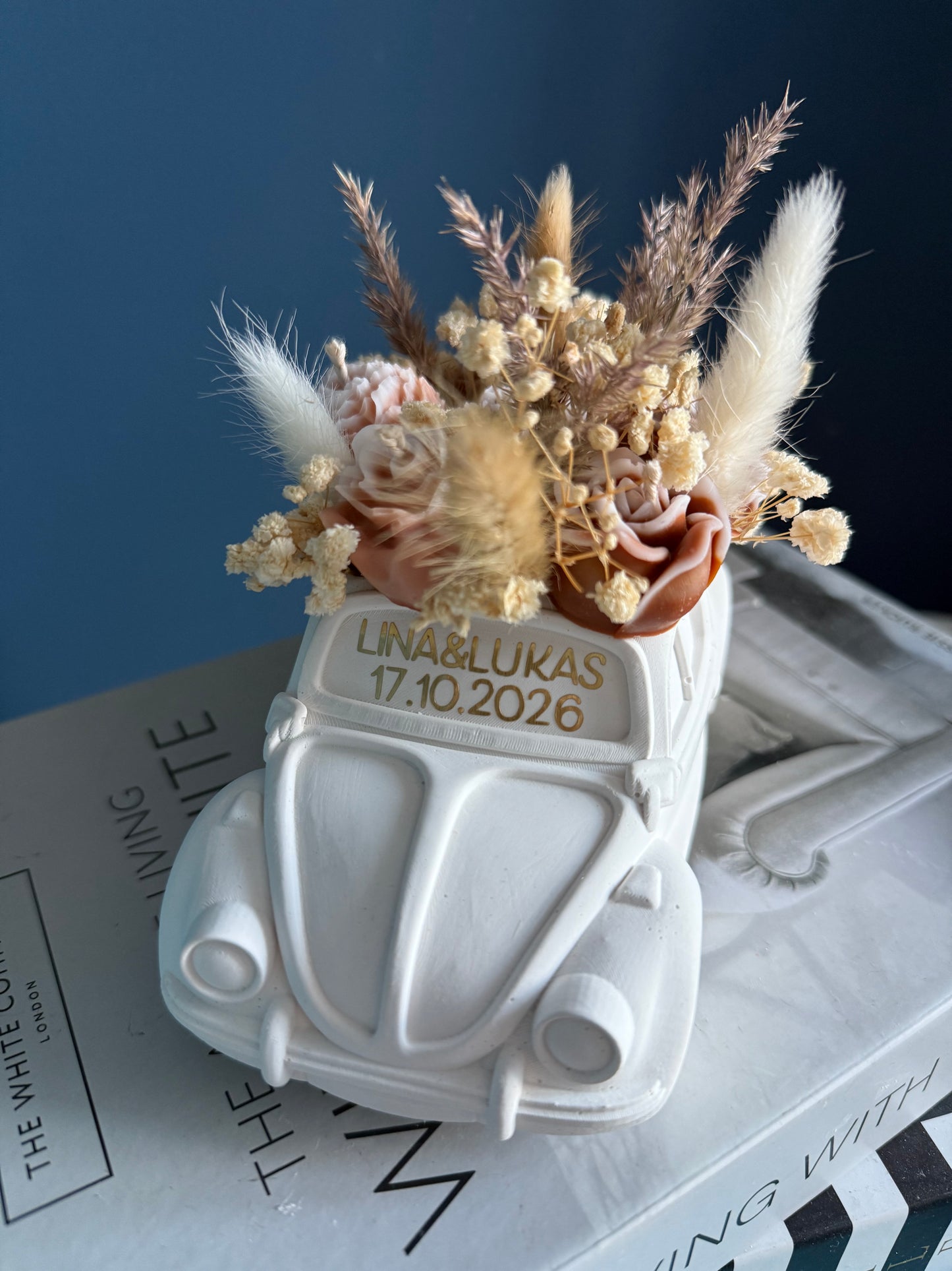 Hochzeitsgeschenk Keramik Auto Käfer Vintage Design mit Trockenblumen und Duftkerzen - THE WEDDING COLLECTION
